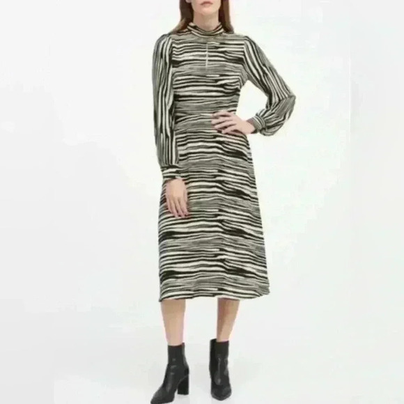 BANANA REPUBLIC Popover Midi High Neck Long Sleeve Dress Zebra Print Size 10 - Picture 1 of 16